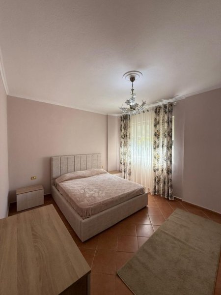 Tirane, jepet me qera apartament 2+1 Kati 3, 110 m² 650 € (Komuna e Parisit)