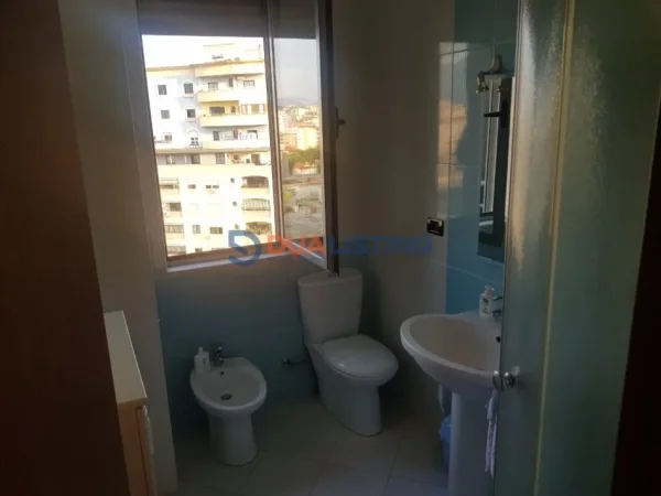 Tirane, jepet me qera apartament 1+1 , 60 m² 800 € 