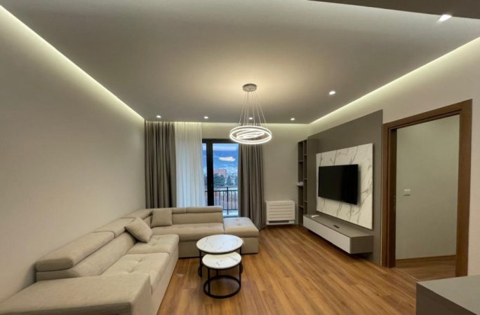 Tirane, jepet me qera apartament 2+1+Ballkon Kati 9, 100 m² 850 € (FARMACIA 10)