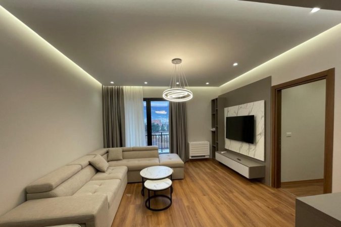Tirane, jepet me qera apartament 2+1+Ballkon Kati 9, 100 m² 850 € (FARMACIA 10)