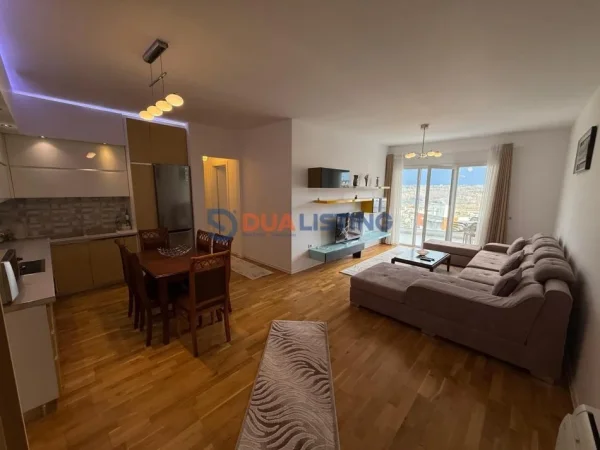 Tirane, jepet me qera apartament 2+1 , 110 m² 1.000 € (Kopshti Botanik)