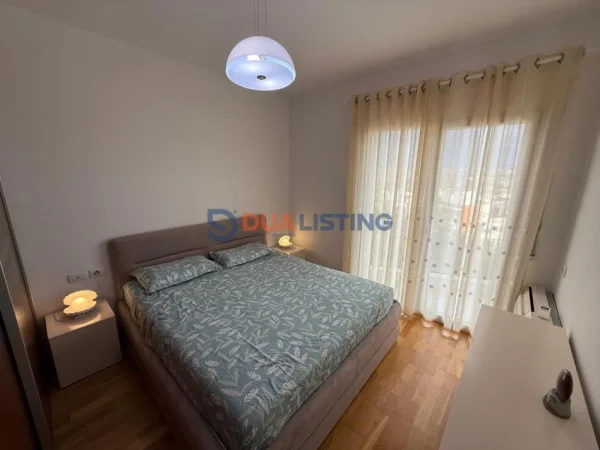 Tirane, jepet me qera apartament 2+1 , 110 m² 1.000 € (Kopshti Botanik)