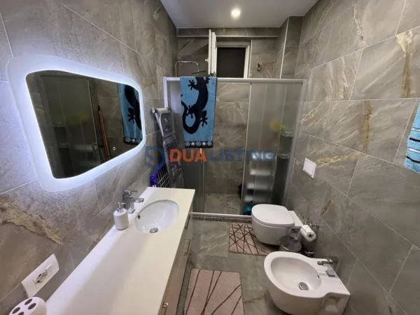 Tirane, jepet me qera apartament 2+1 , 110 m² 1.000 € (Kopshti Botanik)