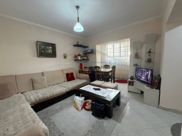 Tirane, shitet apartament 1+1 Kati 1, 56 m² 96.000 € (Ali Dem, Tirane)