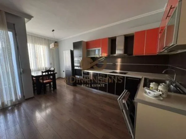Tirane, jepet me qera apartament 2+1 Kati 8, 105 m² 800 € (selvia)