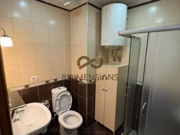 Tirane, jepet me qera apartament 2+1 Kati 8, 105 m² 800 € (selvia)