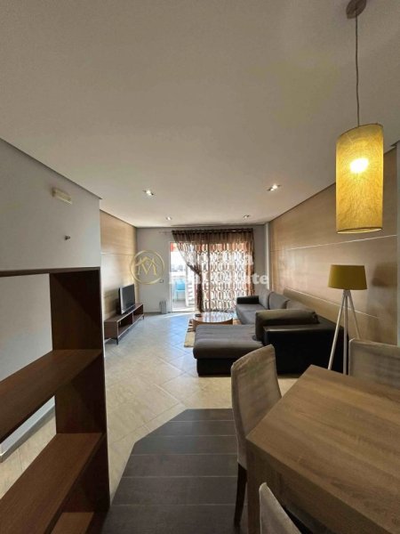 Tirane, jepet me qera apartament 1+1 Kati 5, 75 m² 550 € (Komuna e Parisit)