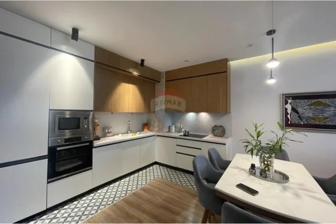 Tirane, shitet apartament 4+1+Ballkon Kati 2, 100 m² 229.000 € (Kodra e Priftit)