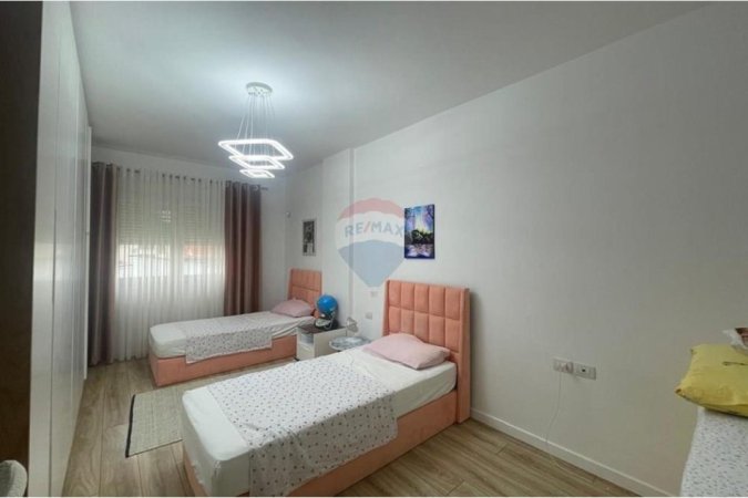 Tirane, shitet apartament 4+1+Ballkon Kati 2, 100 m² 229.000 € (Kodra e Priftit)