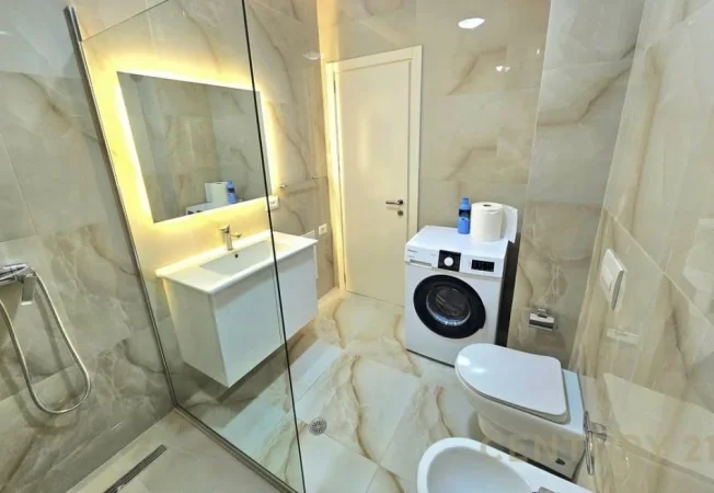 Tirane, jepet me qera apartament 1+1 Kati 3, 72 m² 550 € (Eduard Mano)