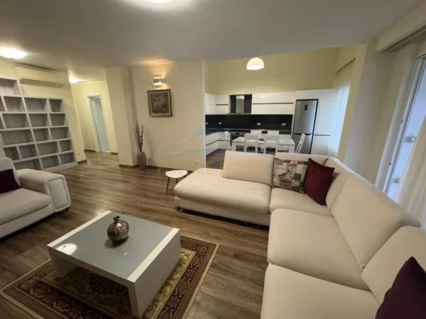 Tirane, jepet me qera apartament 2+1 Kati 2, 130 m² 1.500 € (Long Hill Rezidence)