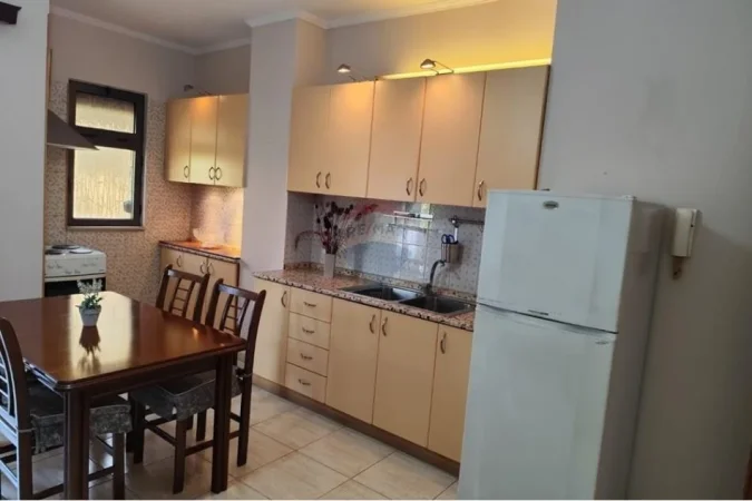 Tirane, shitet apartament 2+1 Kati 3, 102 m² 189.000 € (Ne fillim te rruges Ali Demi)