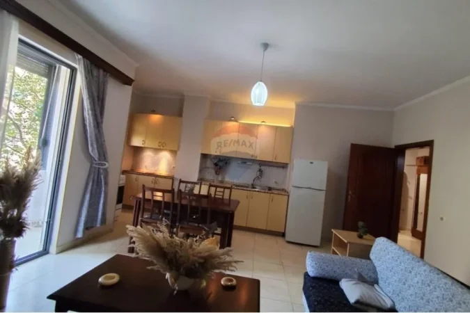 Tirane, shitet apartament 2+1 Kati 3, 102 m² 189.000 € (Ne fillim te rruges Ali Demi)
