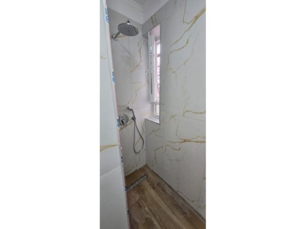 Tirane, shes apartament 1+1 Kati 1, 57 m² 137.000 € (Shkolla 5 maji)