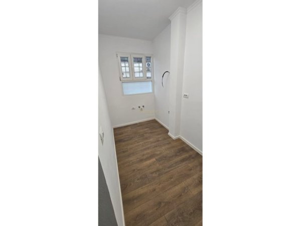Tirane, shes apartament 1+1 Kati 1, 57 m² 137.000 € (Shkolla 5 maji)