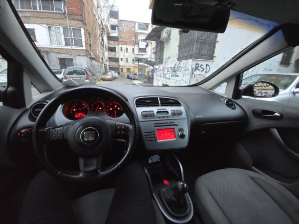 Tirane, Shitet Seat Alte 2006 1.6 aspirato benzin/gaz manuale Benzin+Gaz, e zeze manuale Klima 250.000 km 2.600 €