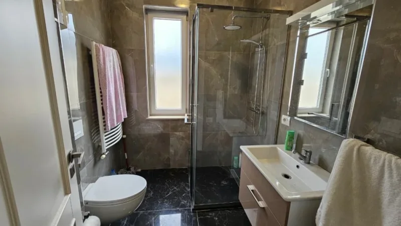 Tirane, shitet apartament+verande | Penthouse 2+1+Ballkon Kati 2, 114 m² 250.000 € (Kinostudio, perballe Ministrise se Kultures)