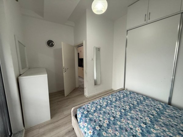 Tirane, jepet me qera apartament 1+1 Kati 3, 65 m² 520 € (Kompleksi Kontakt, 21 Dhjetori)