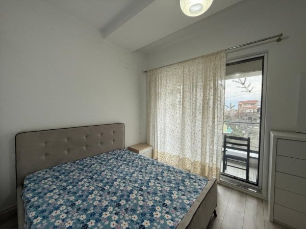 Tirane, jepet me qera apartament 1+1 Kati 3, 65 m² 520 € (Kompleksi Kontakt, 21 Dhjetori)