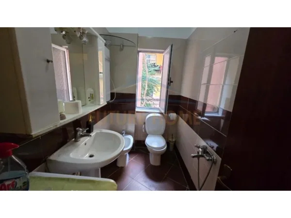 JEPET ME QERA APARTAMENT 2+1 TEK PALLATET AGIMI