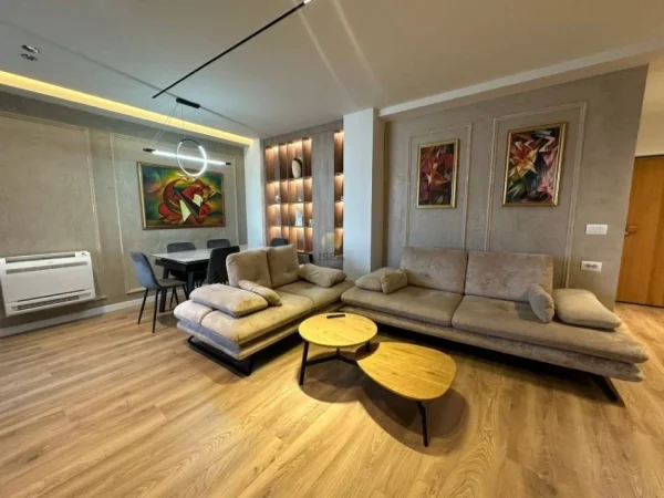 Tirane, jepet me qera apartament 3+1+Aneks+Ballkon Kati 9, 115 m² 1.200 € (Rruga e Kavajës – Kisha Katolike)