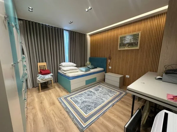 Tirane, jepet me qera apartament 3+1+Aneks+Ballkon Kati 9, 115 m² 1.200 € (Rruga e Kavajës – Kisha Katolike)