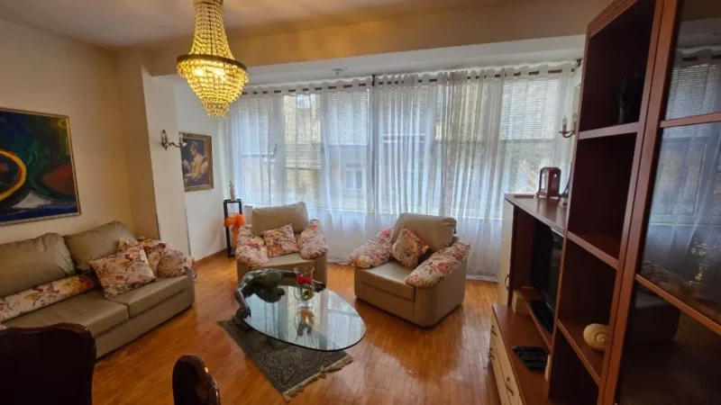 Tirane, jepet me qera apartament 2+1+Ballkon Kati 2, 100 m² 700 € 