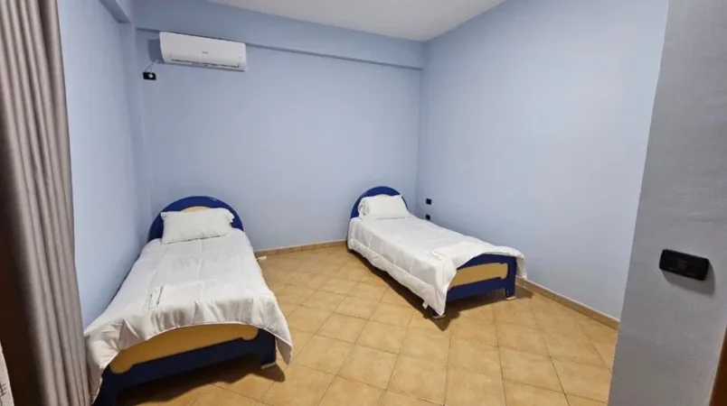 Shqiperi, jepet me qera apartament 3+1 Kati 3, 170 m² 900 € (Prane Vilave Gjermane)