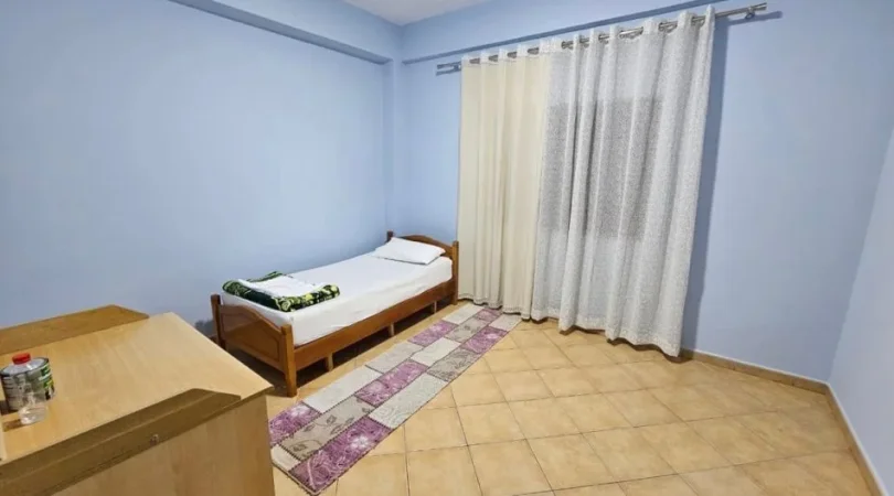 Shqiperi, jepet me qera apartament 3+1 Kati 3, 170 m² 900 € (Prane Vilave Gjermane)