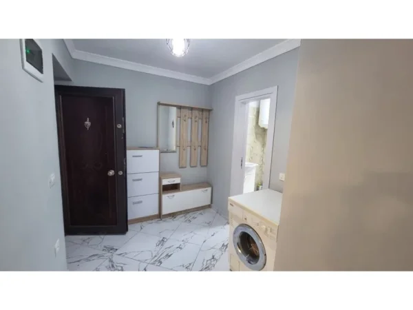 Tirane, jepet me qera apartament 1+1+Ballkon Kati 1, 57 m² 520 € (Vasil Shanto, Tirane)