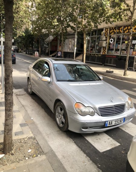 Tirane, shitet makine C Class w203 Nafte, gri metalizato automatik Kondicioner 320.000 km 3.500 €