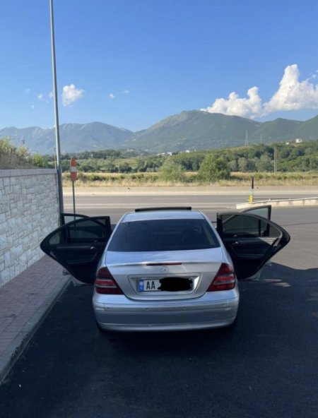 Tirane, shitet makine C Class w203 Nafte, gri metalizato automatik Kondicioner 320.000 km 3350 €