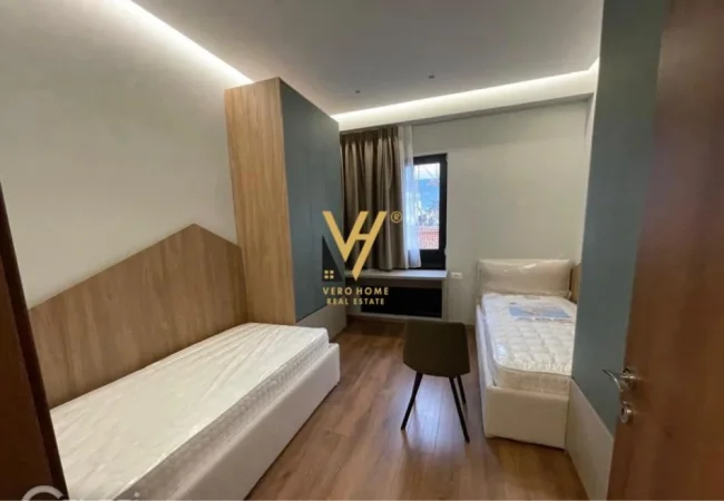 Tirane, jepet me qera apartament 2+1+Ballkon Kati 9, 110 m² 850 € (RRUGA E DIBRES)
