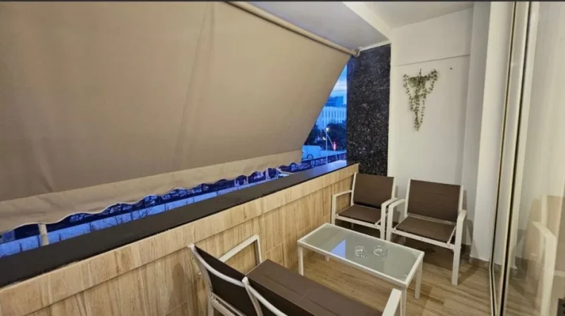 Tirane, jepet me qera apartament duplex 2+1 Kati 2, 104 m² 1.400 € (Qender)