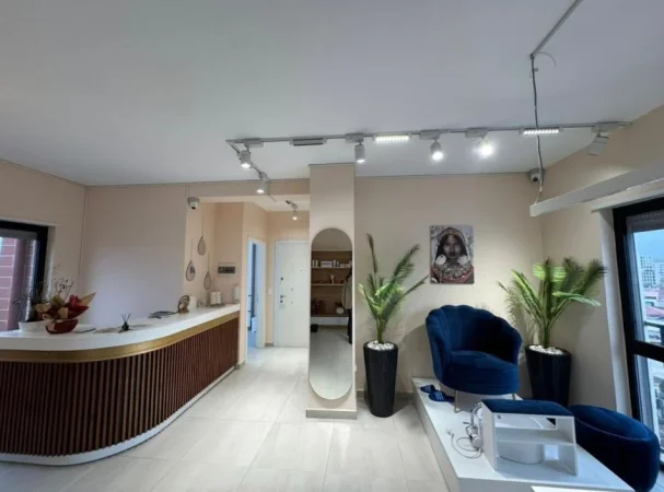Tirane, shitet apartament 3+1 Kati 8, 116 m² 261.000 € (Prane Vila Goldi)