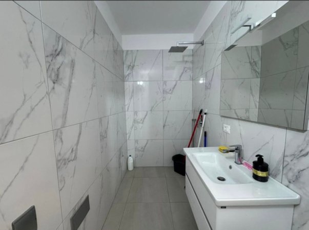 Tirane, shitet apartament 3+1 Kati 8, 116 m² 261.000 € (Prane Vila Goldi)
