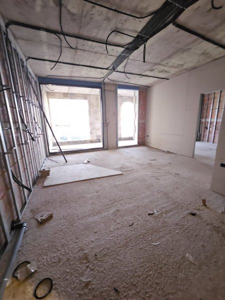 Tirane, shitet apartament 1+1 Kati 3, 107 m² (Jalë)