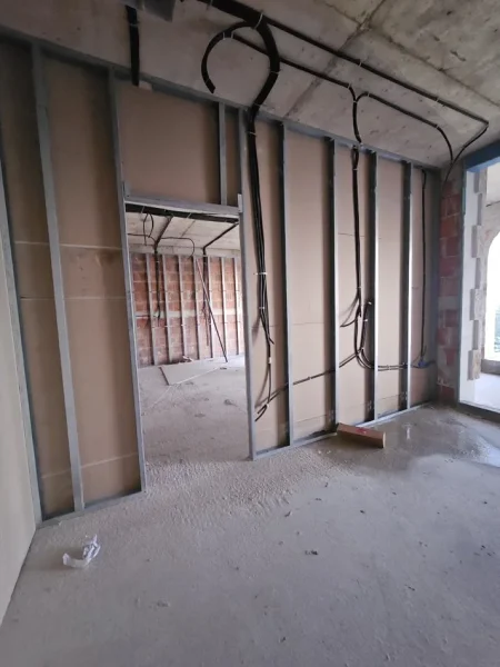 Tirane, shitet apartament 1+1 Kati 3, 107 m² (Jalë)