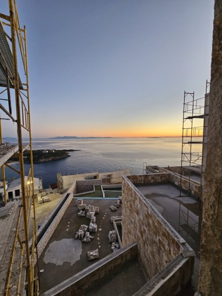 Tirane, shitet apartament 1+1 Kati 3, 107 m² (Jalë)