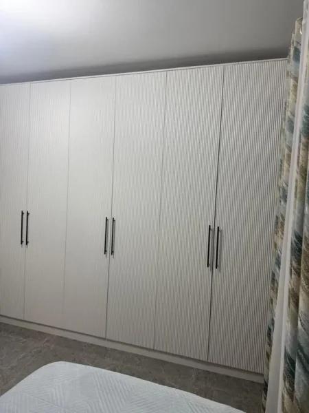Tirane, jepet me qera apartament 2+1+Ballkon , 120 m² 700 € (Natyra e Qetë)