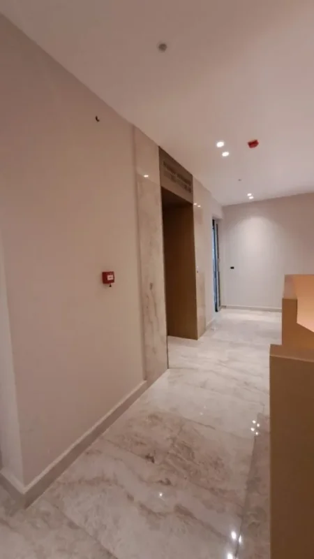 Tirane, jepet me qera zyre Kati 2, 268 m² 9.260 € 