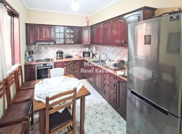 Tirane, shitet Vile 3 Katshe , 280 m² 500.000 € (Don Bosko)