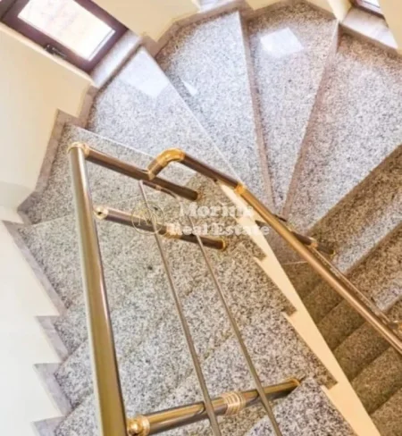 Tirane, shitet Vile 3 Katshe , 280 m² 500.000 € (Don Bosko)