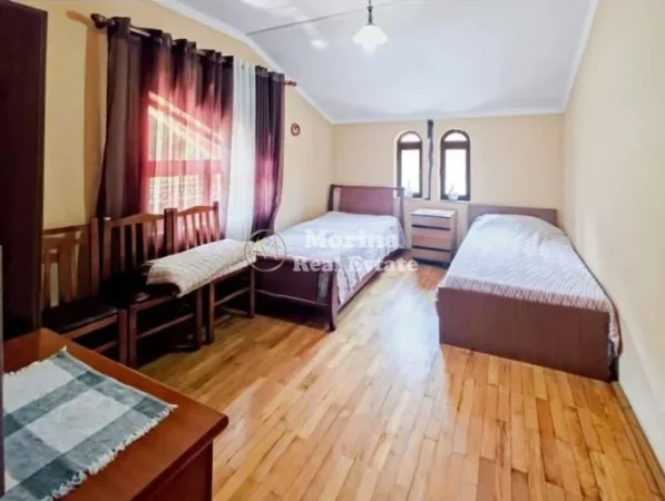 Tirane, shitet Vile 3 Katshe , 280 m² 500.000 € (Don Bosko)