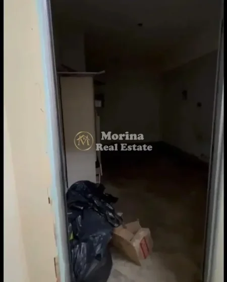 Tirane, shitet ambjent biznesi Kati -1, 80 m² 114.000 € (Selvia)