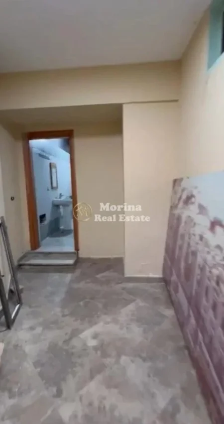 Tirane, shitet ambjent biznesi Kati -1, 80 m² 114.000 € (Selvia)