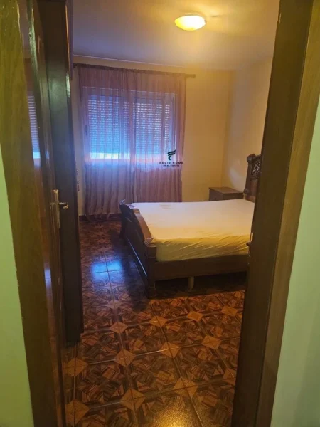 Tirane, jepet me qera apartament 1+1 Kati 4, 53 m² 400 € (ISH PARKU)