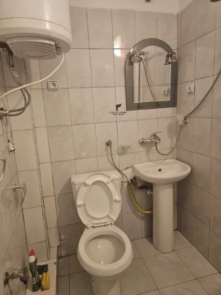 Tirane, jepet me qera apartament 1+1 Kati 4, 53 m² 400 € (ISH PARKU)