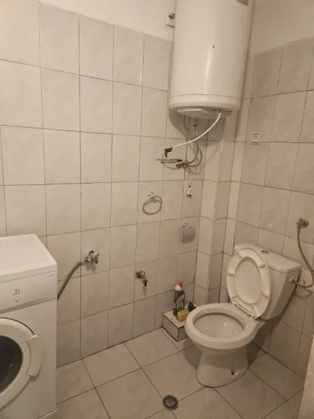 Tirane, jepet me qera apartament 1+1 Kati 4, 53 m² 400 € (ISH PARKU)