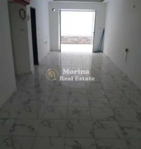 Tirane, jepet me qera ambjent biznesi Kati 1, 60 m² 400 € (Shkolla e Bashkuar)